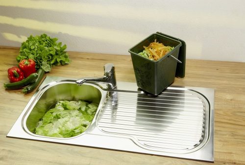 Rotho  Újrahasznosított műanyagból készült konyhai komposztáló vödör, 7L 