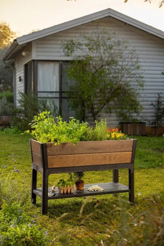 Keter DECO ELEVATED GARDEN BED magaságyás – önöntöző, walnut, 113×47,5×156 cm