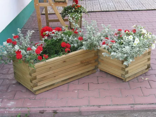 Rojaplast fenyőfából készült téglalap alakú rusztikus virágtartó láda - 80 cm